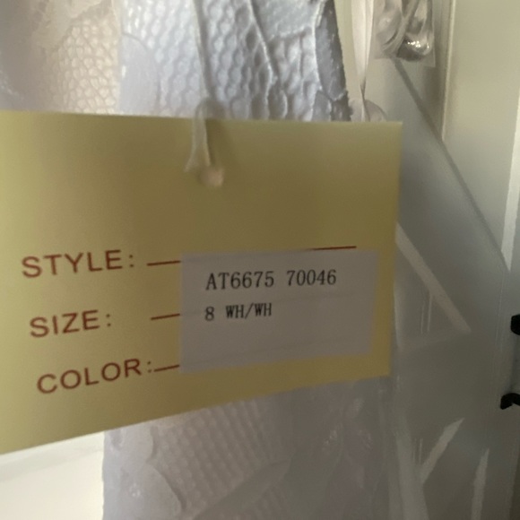 Brand New! Wedding Dress - Picture 9 of 14